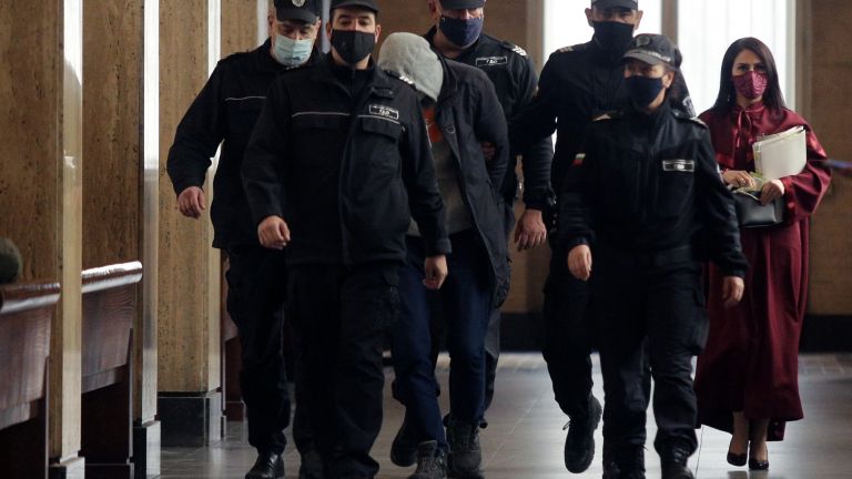 Софийският военно-апелативен съд решава днес дали четирама от шестимата обвинени