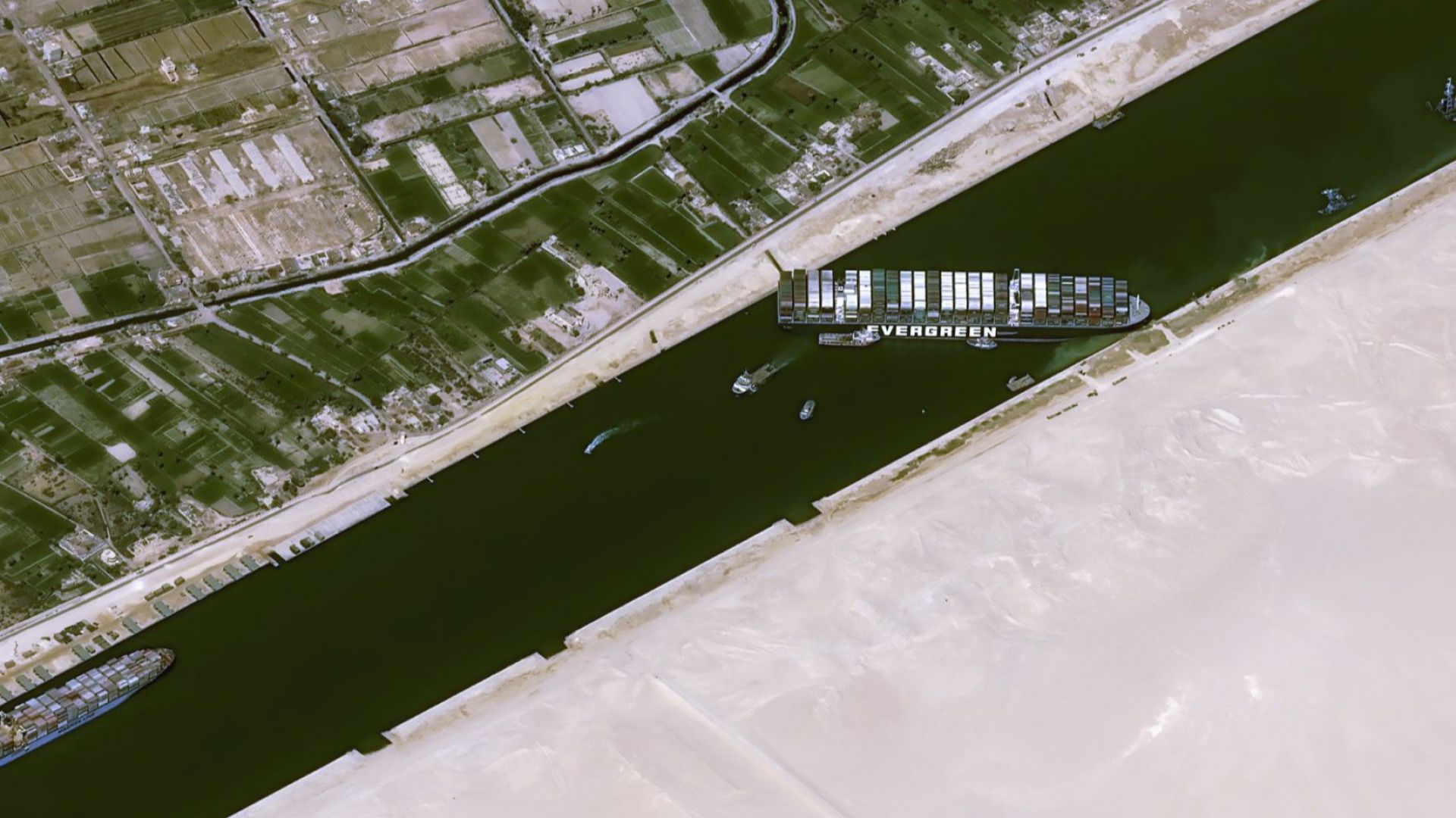 Суецкият канал под тревога: "Евър Гивън" идва отново