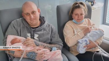 Една снимка трогна света кадърът с прегръдката на разделени