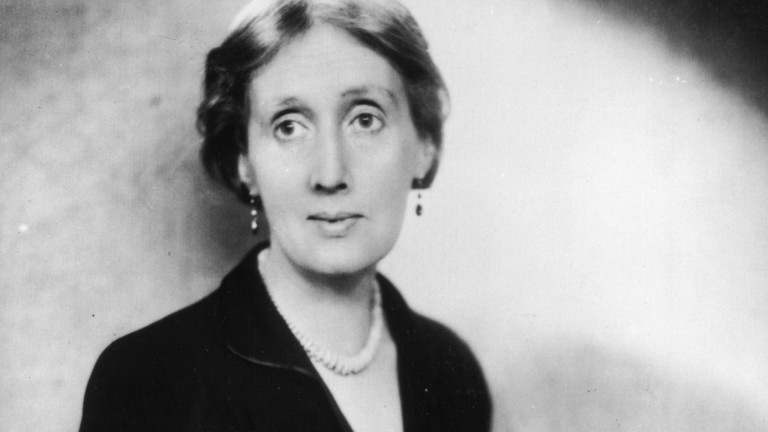 Първо издание на роман, подписан от Вирджиния Улф за нейната готвачка, отива на търг