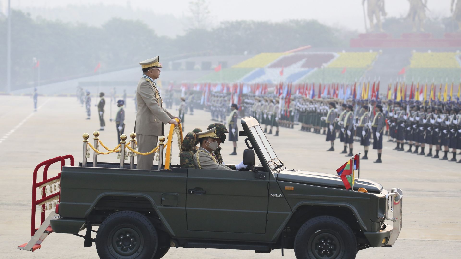 На фона на стотици загинали: Армията на Мианма отбелязва Деня на въоръжените сили