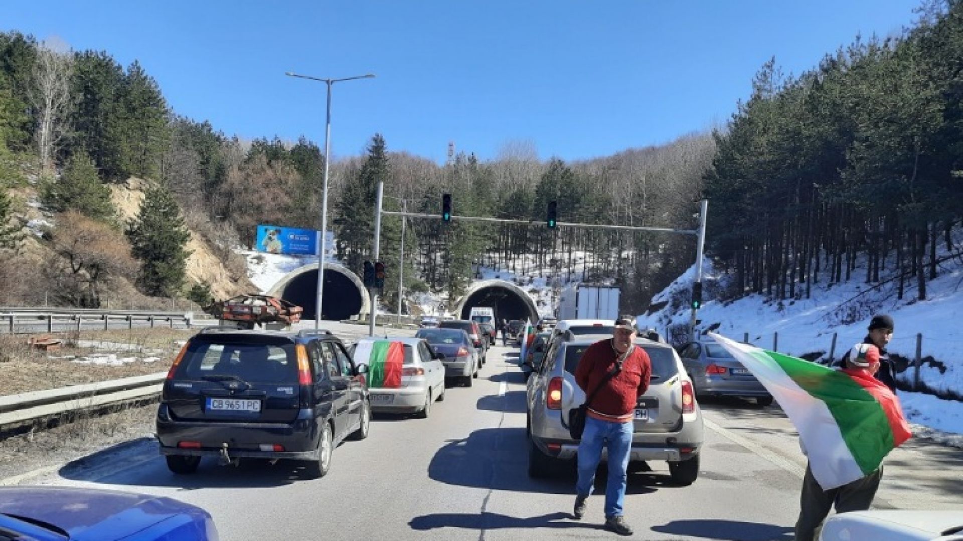 Внезапна протестна блокада запуши магистрала "Тракия" и "Орлов мост"