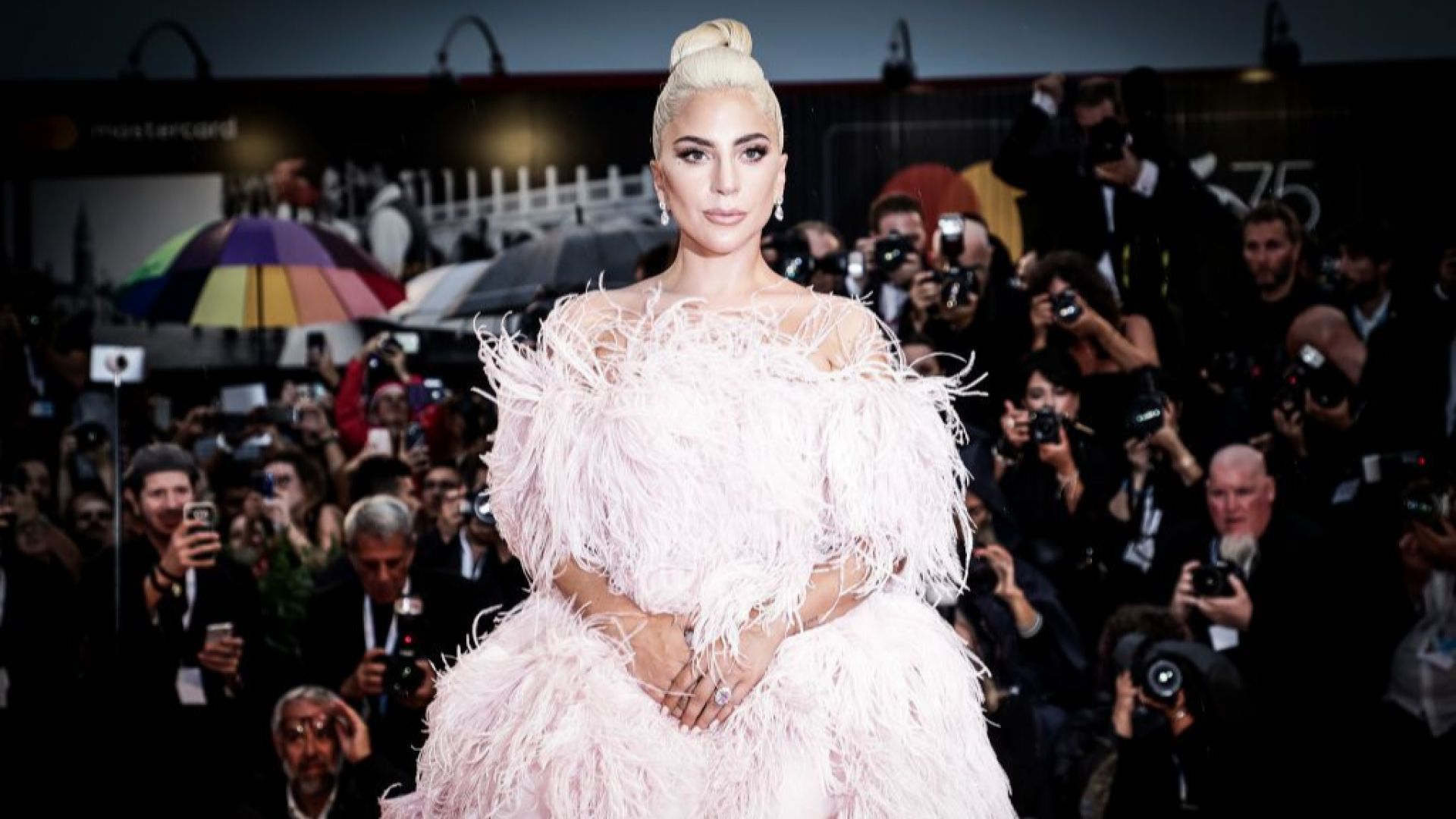 Роди се звезда: Лейди Гага на 35 и трънливата корона на успеха