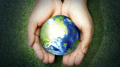 С изключване на светлините на знакови сгради тази вечер светът