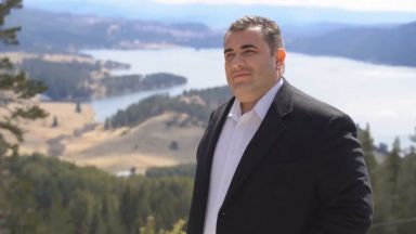 Заместник председателят на Републиканци за България Павел Вълнев излиза от партията