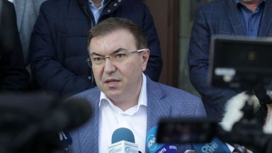 Това което се случва в парламента е безотговорно Натъпкани сме