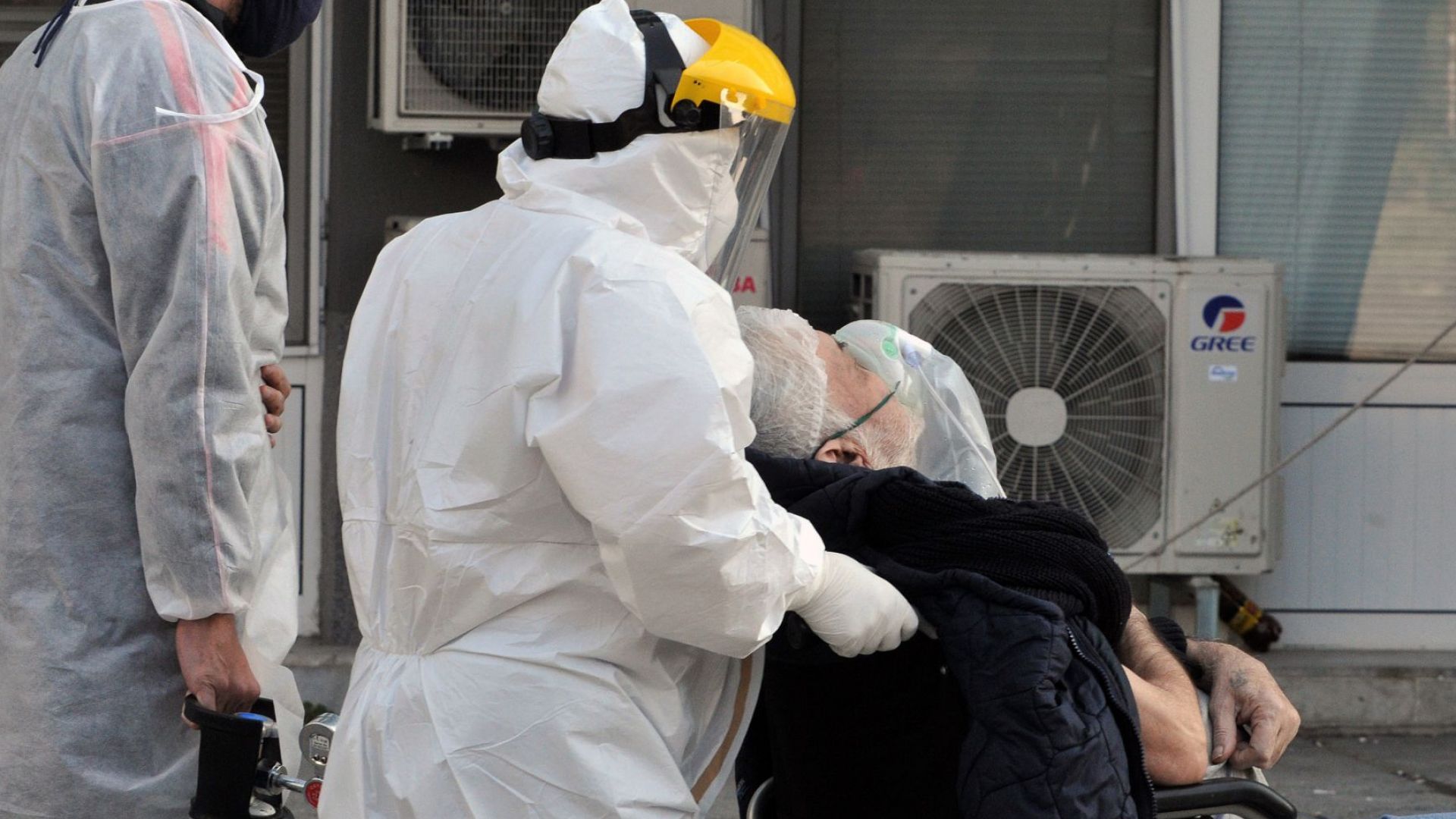 Почина жената с коронавирус, върната от шест болници в София
