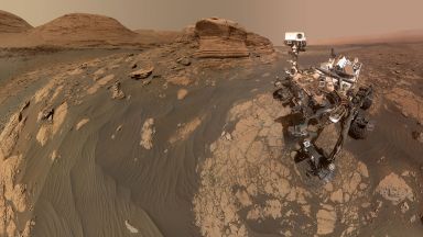 "Кюриосити" започва да изследва нов район на Марс