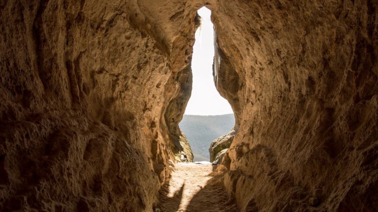 Пещера Утробата: Маршрут към мистиката на тракийската Богиня Майка