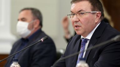 Представители на Националния оперативен щаб и Националния ваксинационен щаб дават