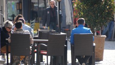 Около 900 000 са българите които нито работят нито учат