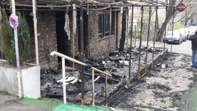 Заведение изгоря тази нощ в центъра на Стара Загора предава