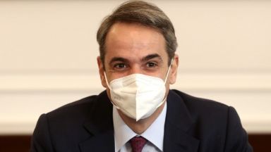 Гръцкият премиер Кириакос Мицотакис официално оповести днес план за преместването
