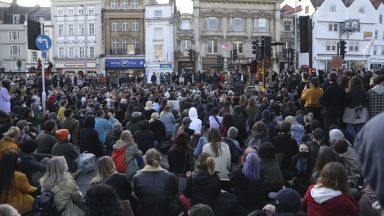 Стотици души протестираха днес из центъра на Лондон и в