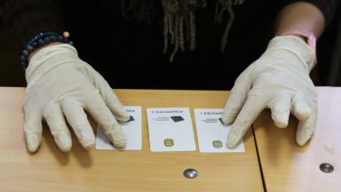 С напрадването на гласуването заваляха и партийните сигнали за изборни