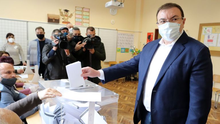 По данни за последните три дни близо 15 000 избиратели,