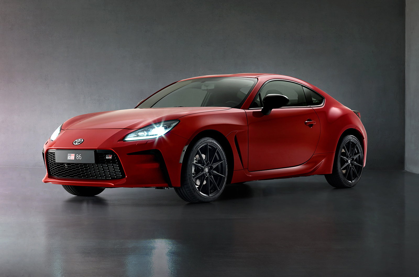 Новата Toyota GT86 дебютира с по-голям двигател