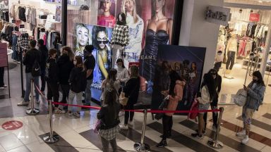 Израелската правителствена комисия по противодействие на разпространението на коронавируса удължи