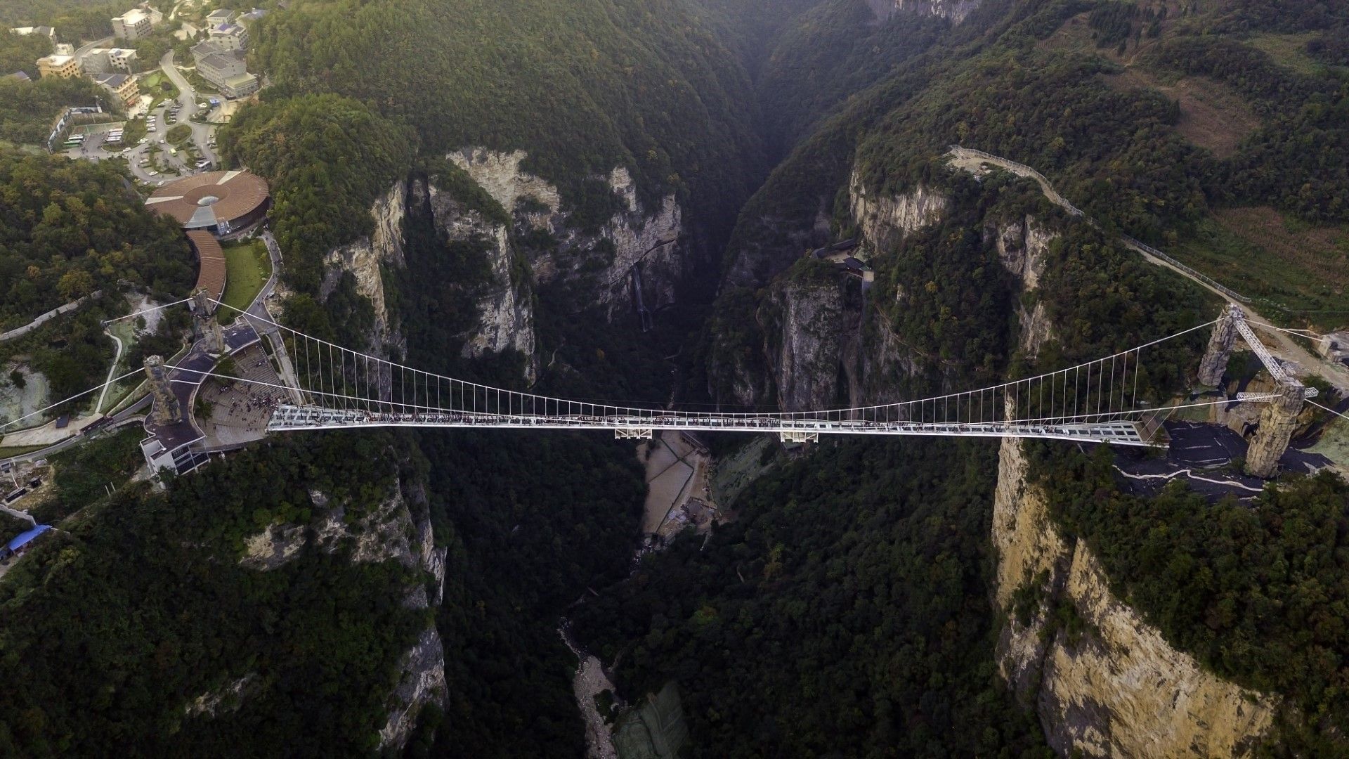 Стъкленият мост в Китай