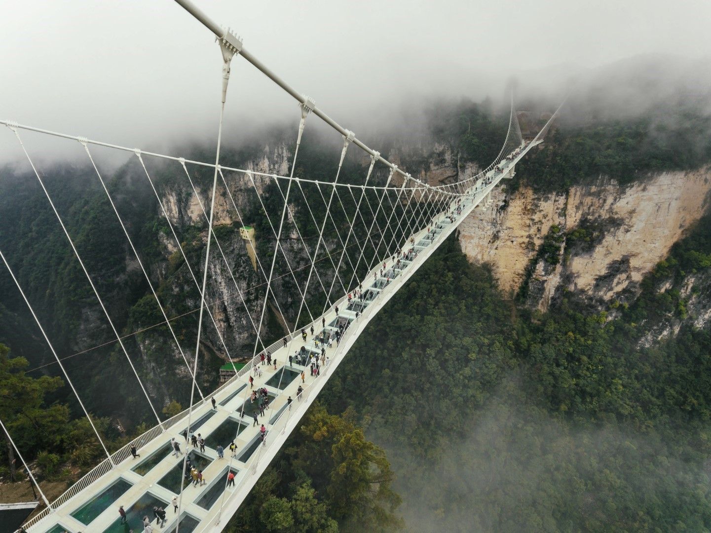 Стъкленият мост в Китай