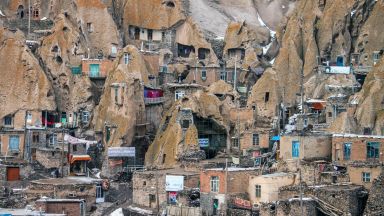Живот в скалите: в иранското село Кандован има къщи на 700 години (снимки)