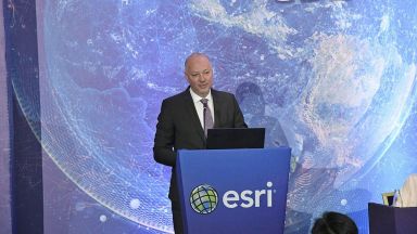 Слави Трифонов никога не е спирал да бъде политик от