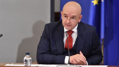 За член кореспонденти на БАН се предлагат лицата на пандемията