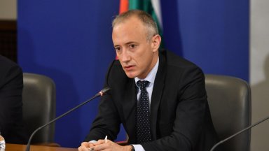 Красимир Вълчев е най харесваният образователен министър според проучване на синдиката