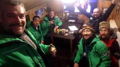 Новоустановени случаи на коронавирус сред екипажа на чилийския ледоразбивач Акилес