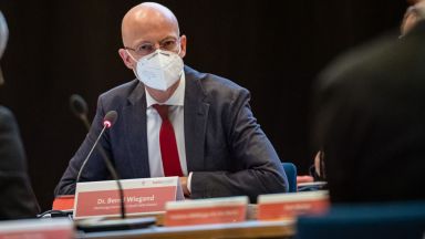 Общинският съвет на германския град Хале отстрани временно от поста