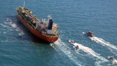 Иран освободи петролен танкер под южнокорейски флаг който беше заловен