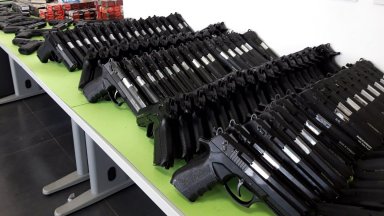 Голямо количество оръжие и боеприпаси са задържани при опит за