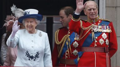 Великобритания скърби за принц Филип - "сила" и "опора" на британската кралица
