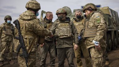 Украйна изключи военна офанзива срещу проруските сепаратисти в Донбас заради