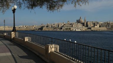 Малта с конкурентен ход: ще дава по 200 евро на туристите