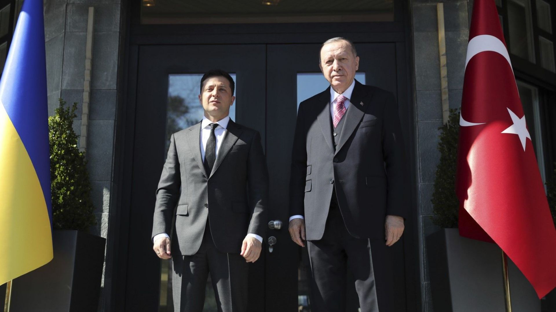  Ердоган посрещна президента на Украйна Володимир Зеленски в Истанбул на 10 април 