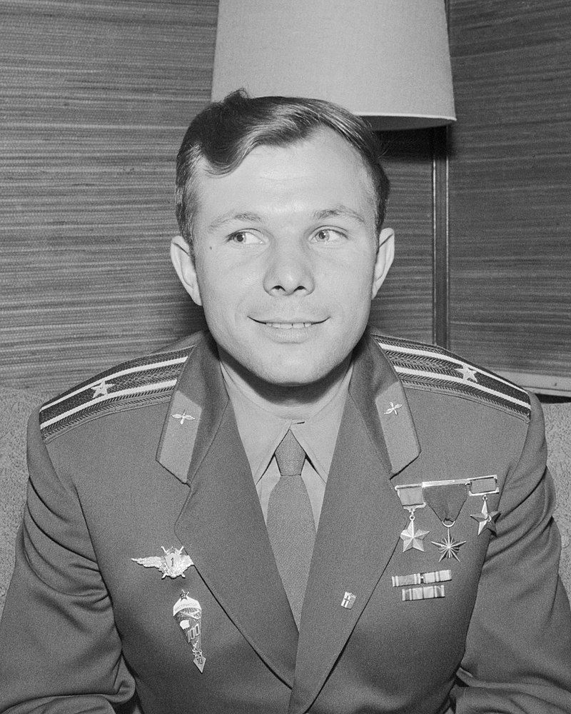Юрий Гагарин е избран за първия космонавт