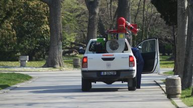 Започна пръскането срещу кърлежи в София То се извършва по