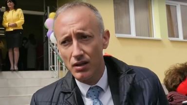 Близо 450 хиляди деца отново са в класните стаи 1500