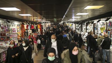 Турция започва поетапно разхлабване на мерките за ограничение на коронавируса