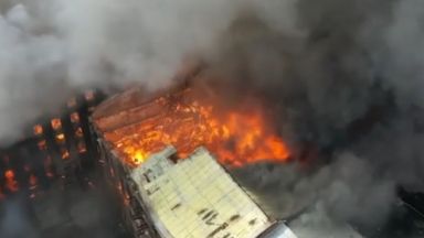 Пожар изпепелява историческа сграда в Санкт Петербург, има ранени и загинали (видео)
