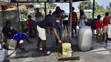 Цялото население на карибския остров Сейнт Винсент остана без чиста