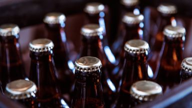 Митничари конфискуваха повече от 2000 литра бира без акцизни документи