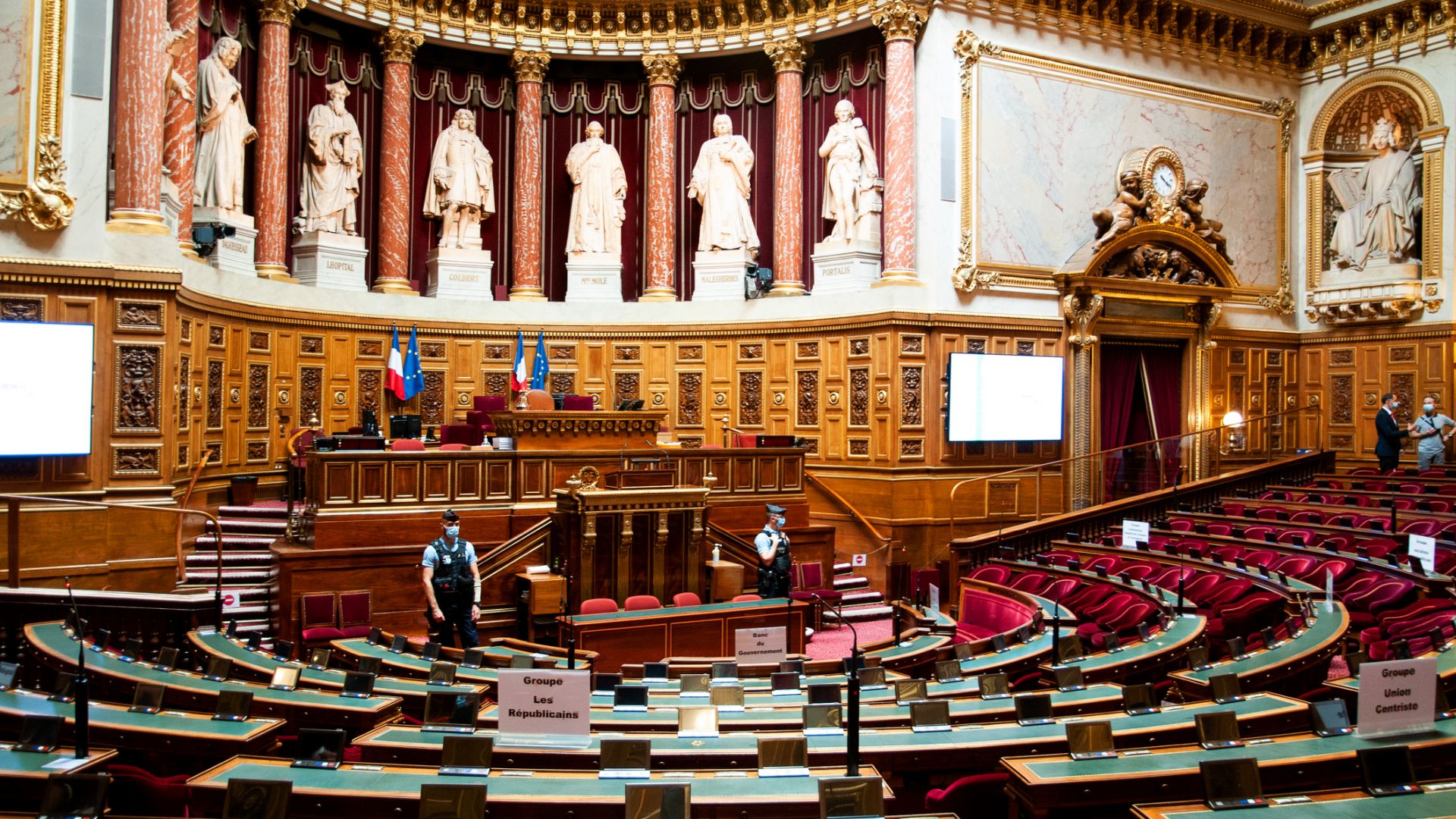 Френският Сенат прие оспорван законопроект в защита на светската държава