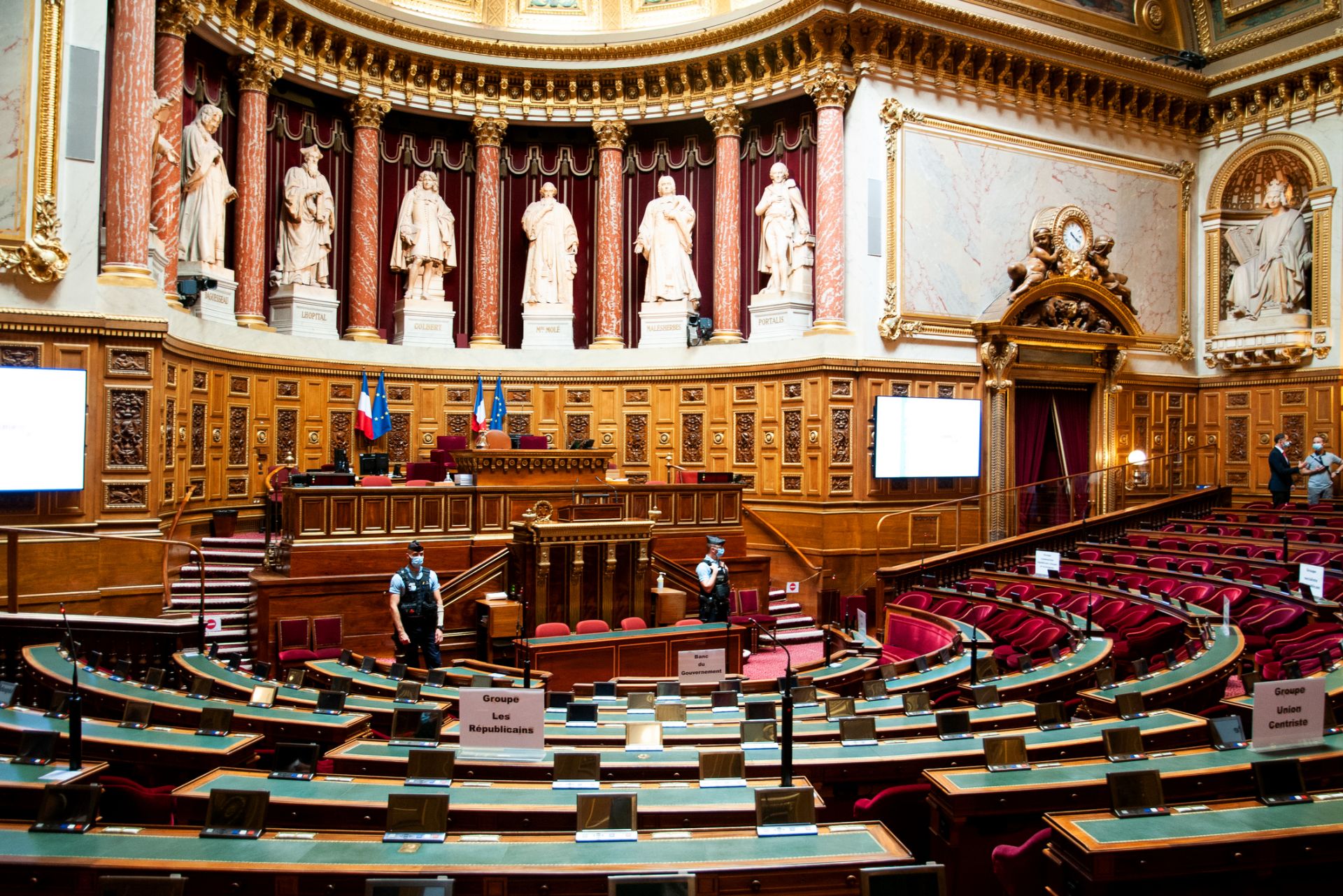 Френският сенат гласува законодателната промяна снощи