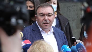 Всички хора които желаят да си поставят втора доза от