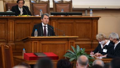 Страхливецът Бойко Борисов днес не дойде за пореден път Шофьорчето