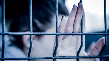 Девет затворнички и четирима служители от сливенския женски затвор са