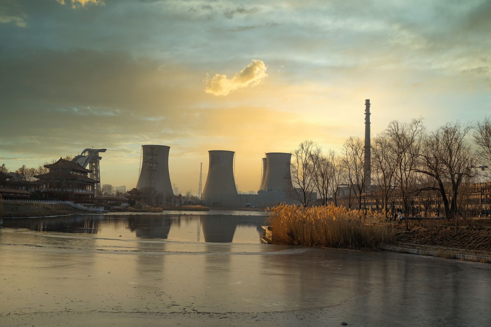 Възобновяват се националните проекти за въглищна енергия в Китай