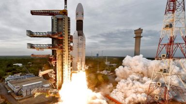 Франция се включва в индийската космическа програма за пилотирани полети
